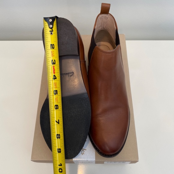 Clarks Chelsea Boots - Size 6 - Picture 12 of 16